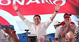 Carrizo oficializó aspiraciones de ser candidato presidencial