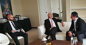 Ameglio se rene con el expresidente colombiano Andrs Pastrana