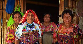 Sipu Mayan la abuela costurera que diseña molas a sus 88 años