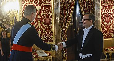 Los embajadores de Panamá y Perú entregaron sus credenciales al rey de España
