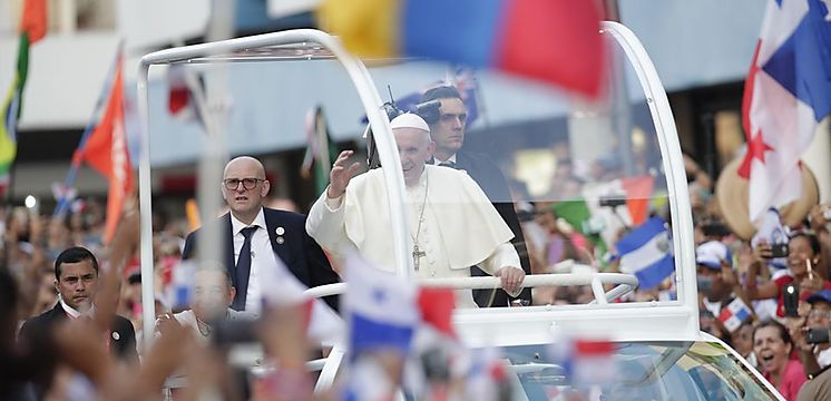 2 mil 500 personas recibieron al Papa Francisco en Tocumen