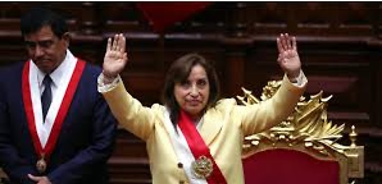 Vicepresidenta Dina Boluarte asume el mando en Perú tras destitución de Castillo